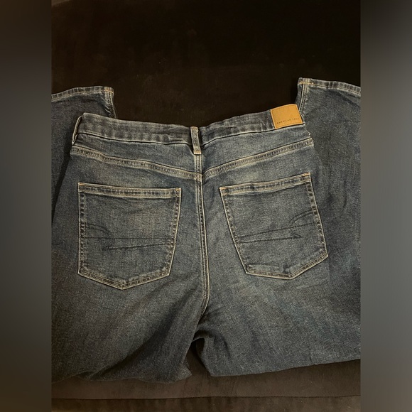 AE Stretch Curvy Mom Jean
Color: Simply Dark
Size: 14 Short - Picture 3 of 6